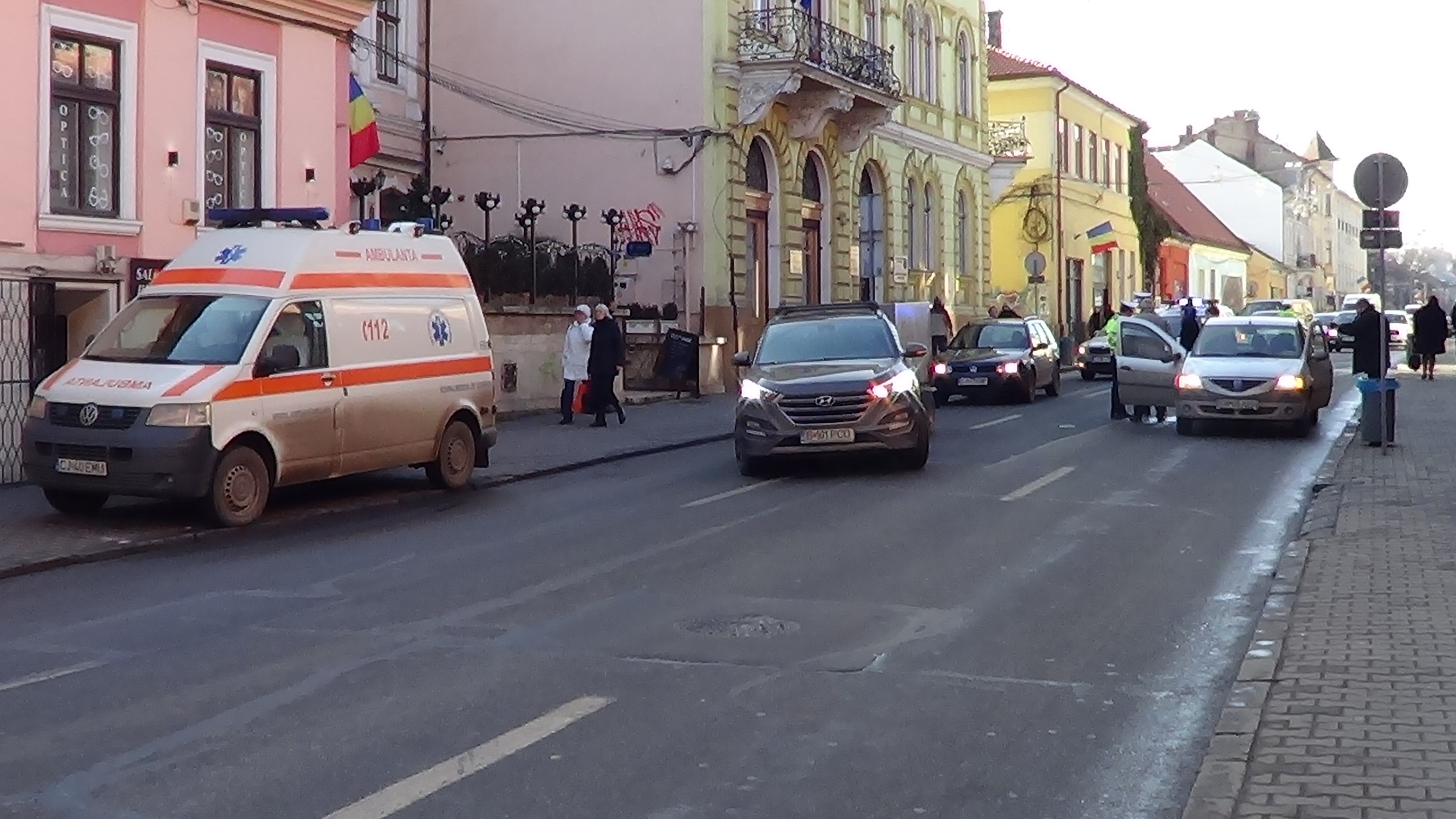 VIDEÓ - Gyalogost gázoltak el a Jókai utcában