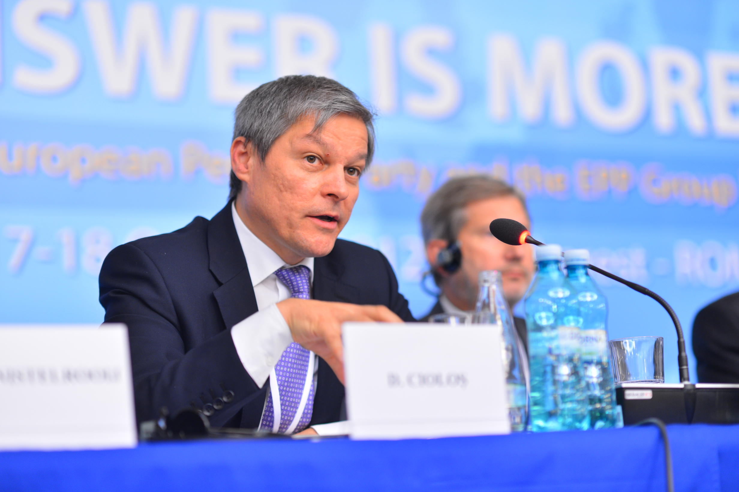 Dacian Cioloş pártot alapít – a Románia 100 platform civil mozgalom marad