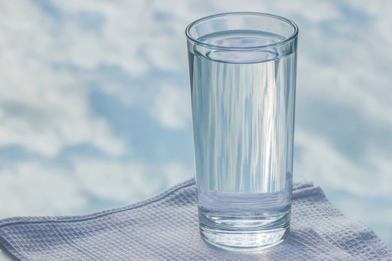 Nem valószínű, hogy károsítják az egészséget az ivóvízben lévő műanyagszemcsék