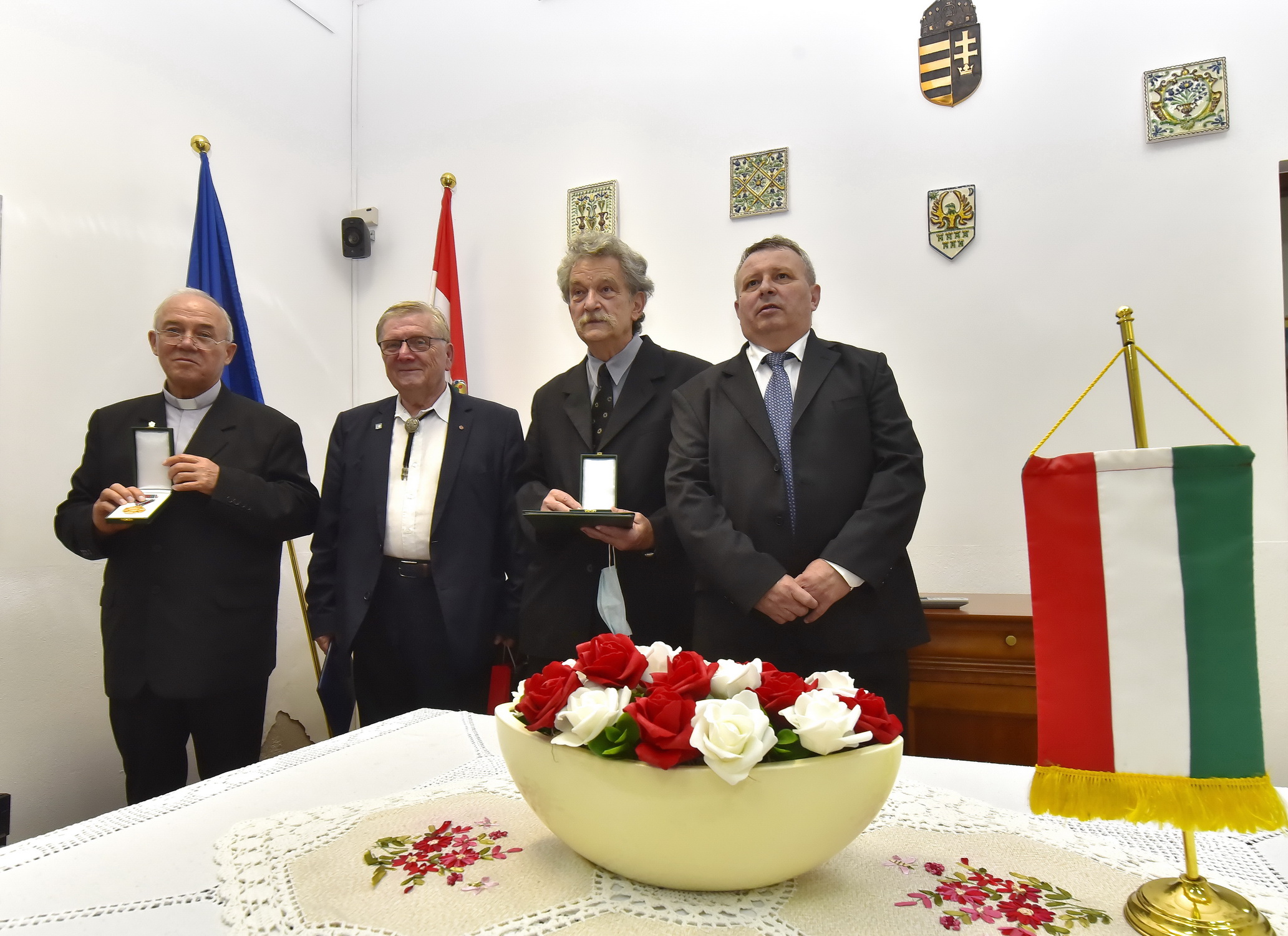 Magyar állami kitüntetéseket adtak át