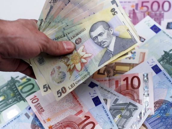 Az elmúlt napokban harmadszor került történelmi mélypontra a lej az euróval szemben