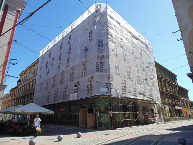 Közel 2,2 milliárd euró az épületek felújítására