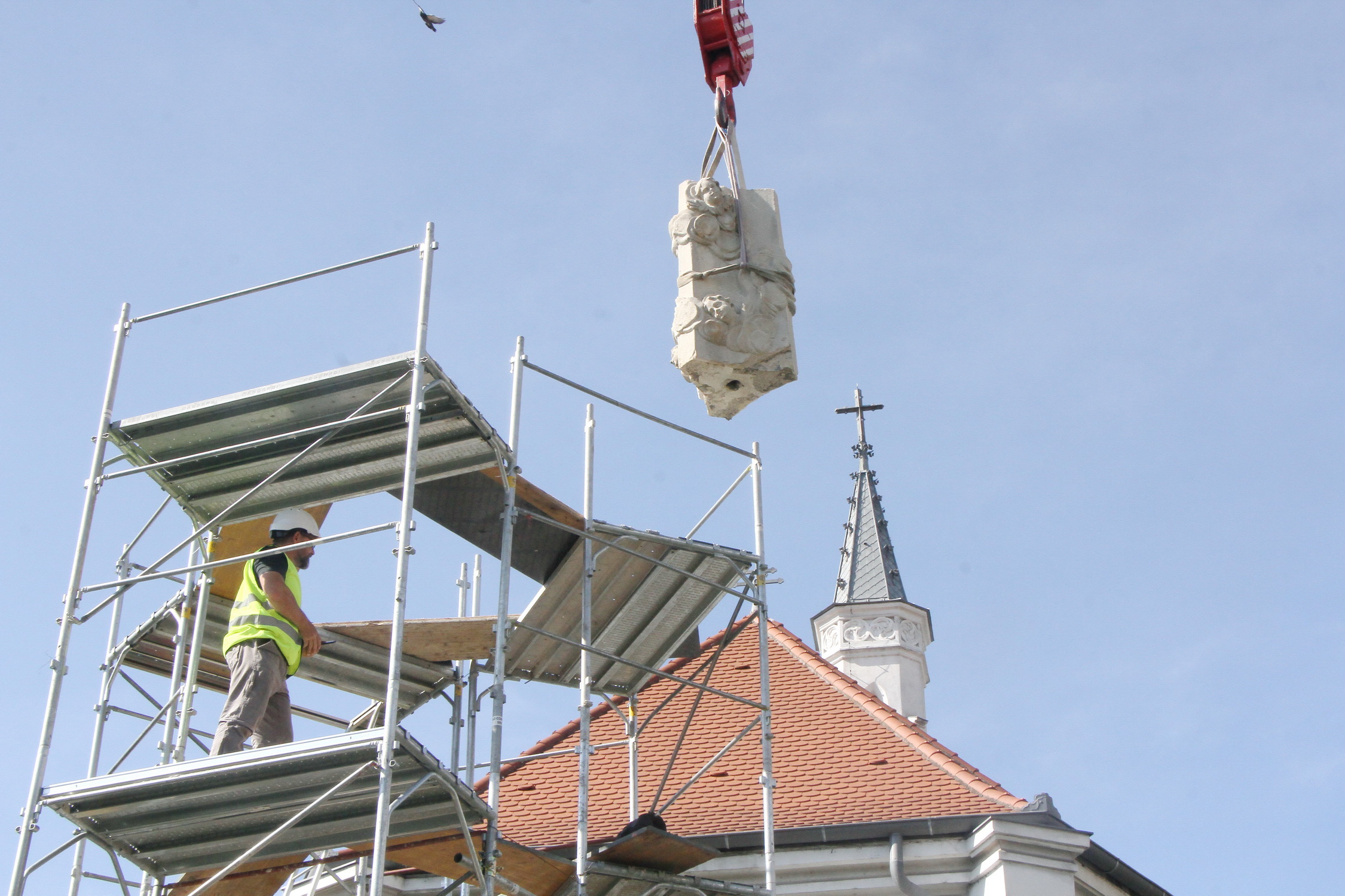 Magyarvistába szállították restaurálásra a Mária-oszlopot