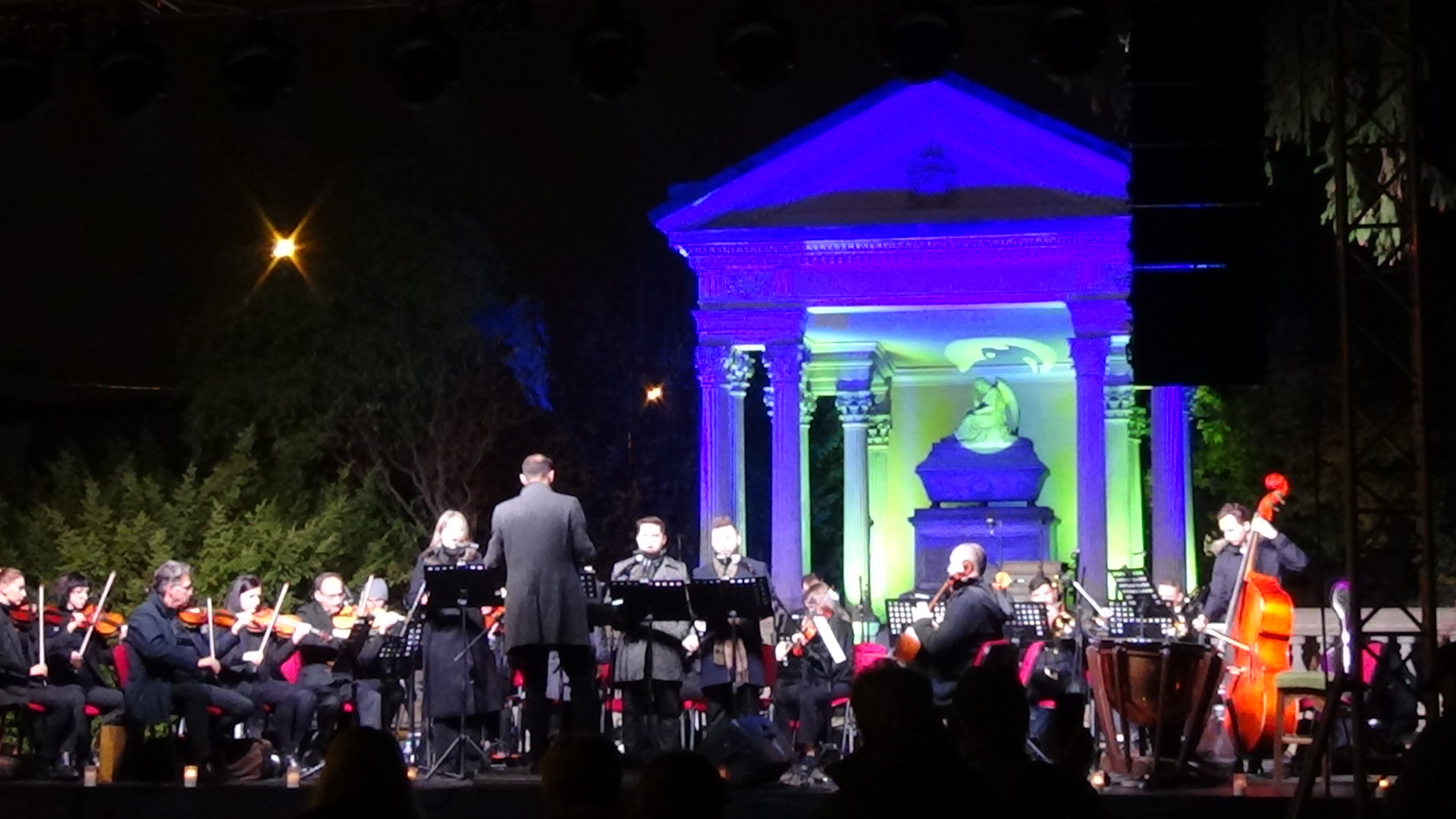 VIDEÓ - Klasszikus zenei koncert a Házsongárdi temetőben