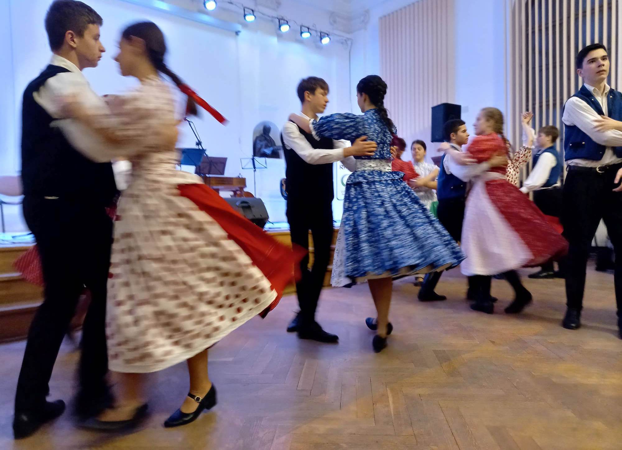 Népzenével ünnepelték a magyar kultúra napját Nagyenyeden