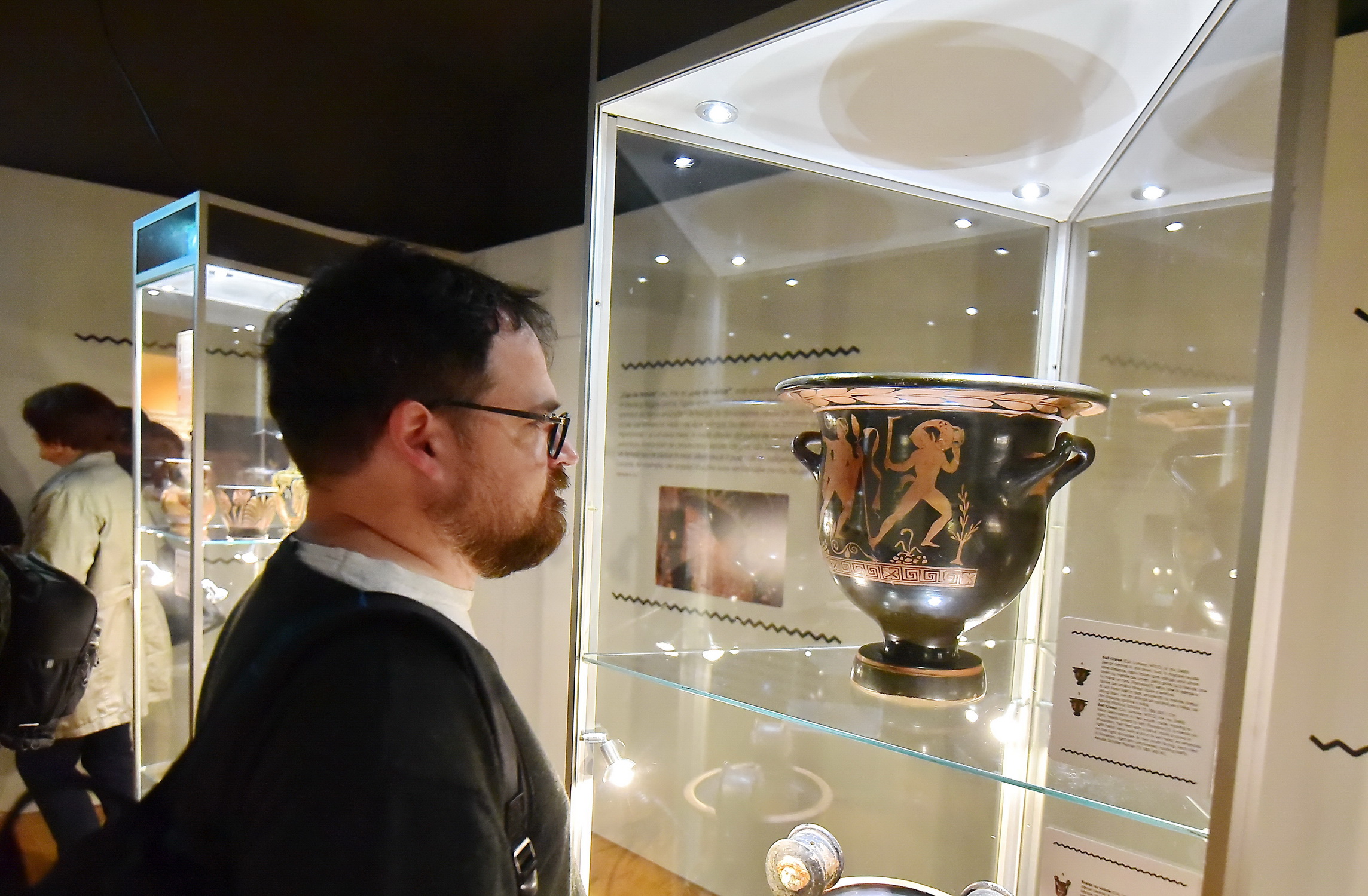 Vörösalakos vázák Etruriából és Magna Graecia-ból