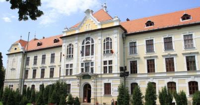 Elutasította az alkotmánybíróság a marosvásárhelyi katolikus iskola újraalapításáról rendelkező törvényt