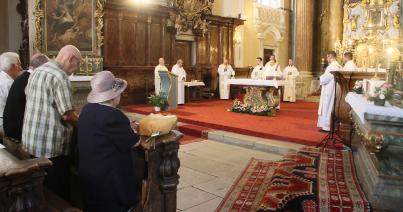 Kolozsváron a piaristák: a katolikus tanító szerzetesrend jelmondata „Pietas et litterae” (kegyesség és tudomány)