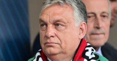 Helyteleníti a román külügy, hogy Orbán Viktor Nagy-Magyarország-térképet ábrázoló sállal jelent meg egy mérkőzésen