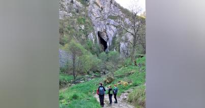 Barlangok, kilátók, vízesések és szurdokvölgyek májusi színekben
