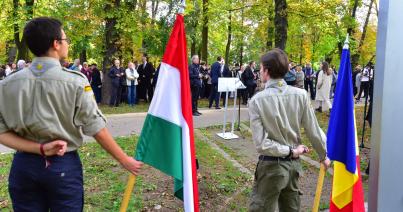 Ünnepi megemlékezés Kolozsváron a sétatéri ’56-os emlékműnél