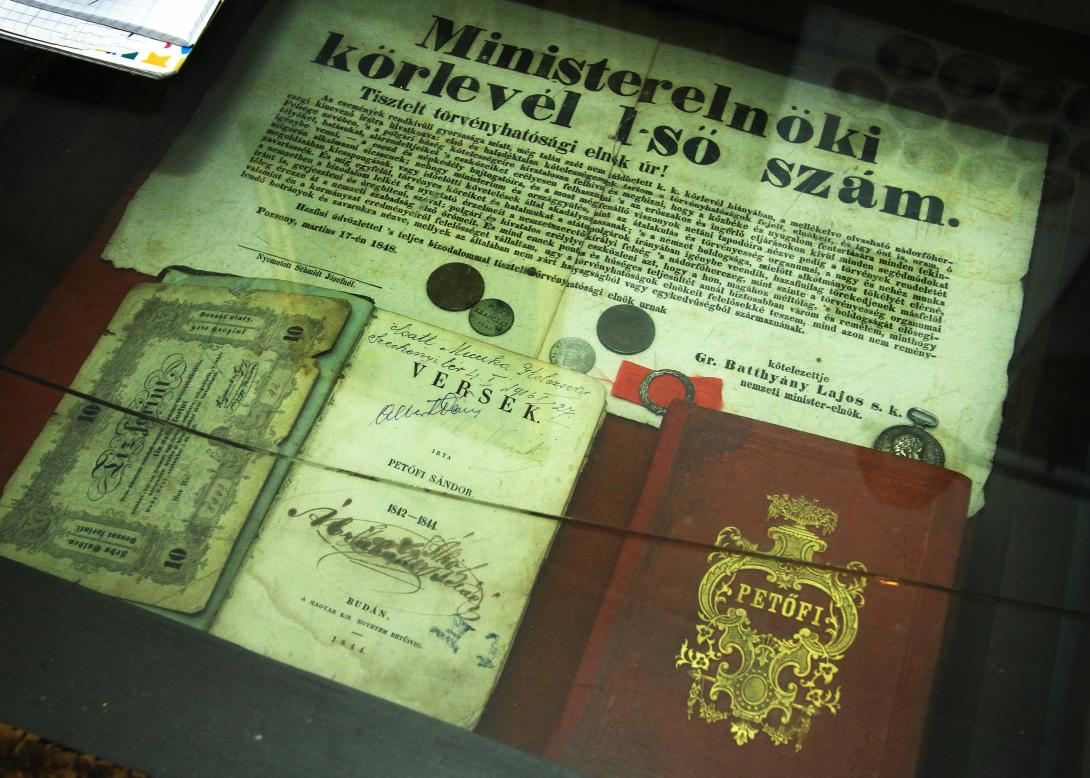 Röser Ferenc magángyűjteményét tekinthetik meg: emléktárgyak az 1848/49-es magyar szabadságharcról