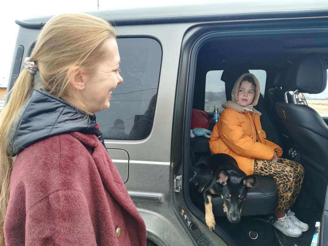 Folyamatosan érkeznek a határ túloldaláról Szatmárnémeti környékén az Ukrajnából menekülők