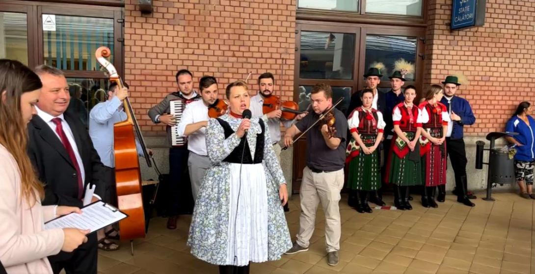 VIDEÓ - Ének és vastaps a Boldogasszony zarándokvonat kolozsvári ünnepélyes fogadásán
