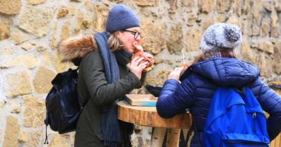 Karácsony illatú utcai ételek a Fogoly utcában