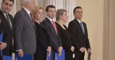 Letették az esküt a Grindeanu-kormány tagjai (Frissítve)