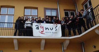 Milyen is a 14 éves Agnus Rádió