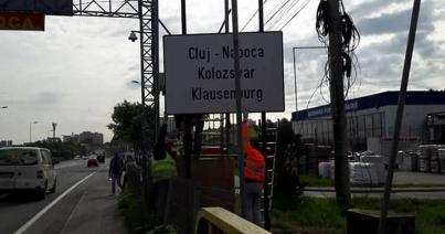 Háromnyelvű helységnévtábla fogadja  a FUEN-kongresszus résztvevőit Kolozsváron (FRISSÍTVE)