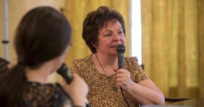 Különleges családregénnyel jelentkezett Rakovszky Zsuzsa