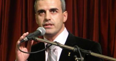 Munkanélküli segélyt kér egy volt szenátor. Mennyi pénzt kap?