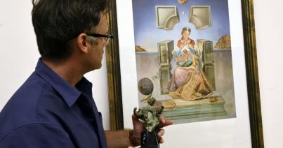 Hatvan Dalí-művet mutatnak be a szegedi Reök-palotában