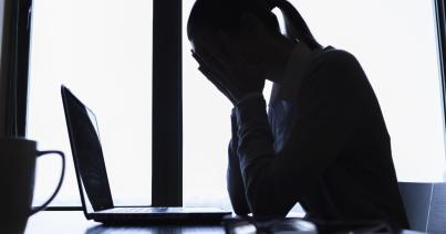 Stresszt, félelmet és pánikrohamot is átélhet az internetes zaklatás elszenvedője