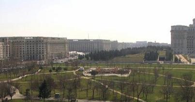Tüntetés a parlament előtt az igazságügyi törvények módosítása ellen