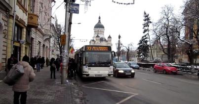 Visszaveszik és korszerűsítik a buszmegállókat