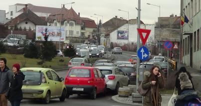 VIDEÓ - Ilyenkor hol vannak a forgalmi és/vagy a helyi rendőrök?