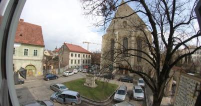 Döntött a tanács: Kálvin Jánosról nevezik el a Farkas utcai teret