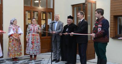 Avatóünnepség és világtalálkozó az Apáczai-líceumban