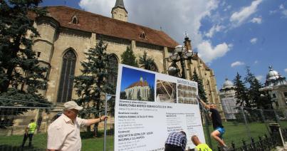 VIDEÓ - Tájékoztató tábla a Szent Mihály-templom restaurálásáról