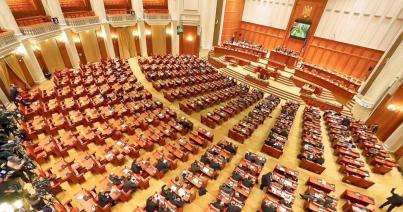 Elbukott a belügyminiszter elleni egyszerű indítvány