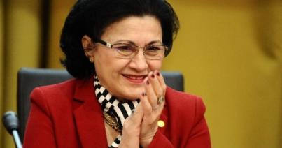 Aláírta Johannis Ecaterina Andronescu új oktatási miniszter kinevezését