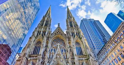 Egy zavart férfi benzinnel akart bemenni a New York-i Szent Patrick katedrálisba