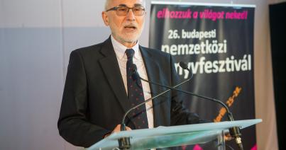 „Sokkal jobb, ha akkorának látjuk és láttatjuk magunkat, amekkorák valójában vagyunk”