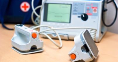 Defibrillátorokat helyeznek el Kolozsvár forgalmas közterületein
