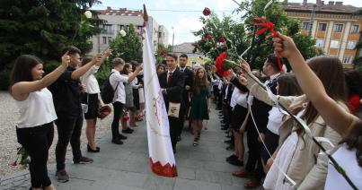 Elbúcsúztak iskolájuktól az Apáczai diákjai