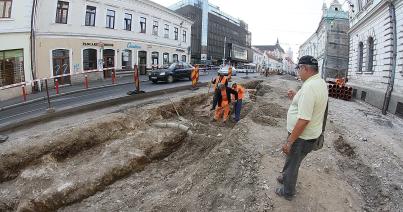 Előbukkant a Híd utcai kaputorony alapozása