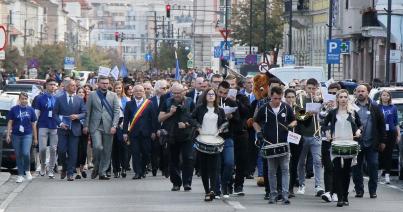 Egyetemi tanévnyitó felvonulással