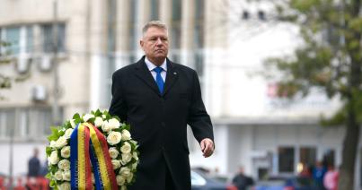A Colectiv klub előtt koszorúzott Iohannis