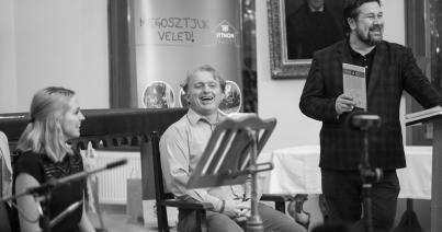 Rendhagyó Lackfi-est felolvasással, zenéléssel, humorral fűszerezve