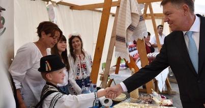 Iohannis: Jelenleg nem áll szándékomban elutasítani a gyermekpénz megduplázásáról szóló törvény kihirdetését