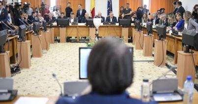 Miniszterek meghallgatása: tizenhatból kilenc “pozitív”