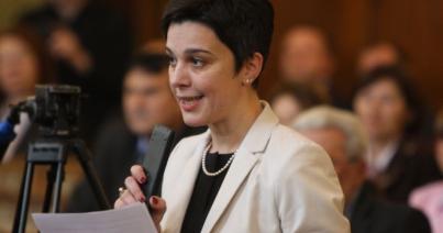 Csép Andrea: a gyermekfelügyeleti szabadságot  a tanév végéig kell kiterjeszteni