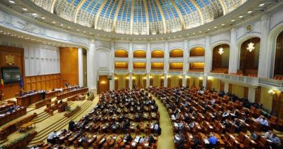 Hétfőn szavaz a parlament a kormány elleni indítványról