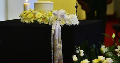 Ott, a túlsó parton neki már nagyon ismerősen hangzott a felszólítás: vedd le sarudat