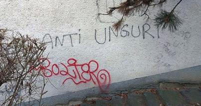 Magyarnak ellene