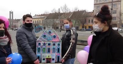 VIDEÓ - Mit próbálnak közvetíteni a Babeș–Bolyai Tudományegyetem Színház és Film Karának diákjai?