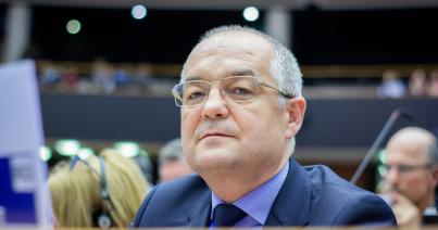 Boc túlfeszíti a húrt
